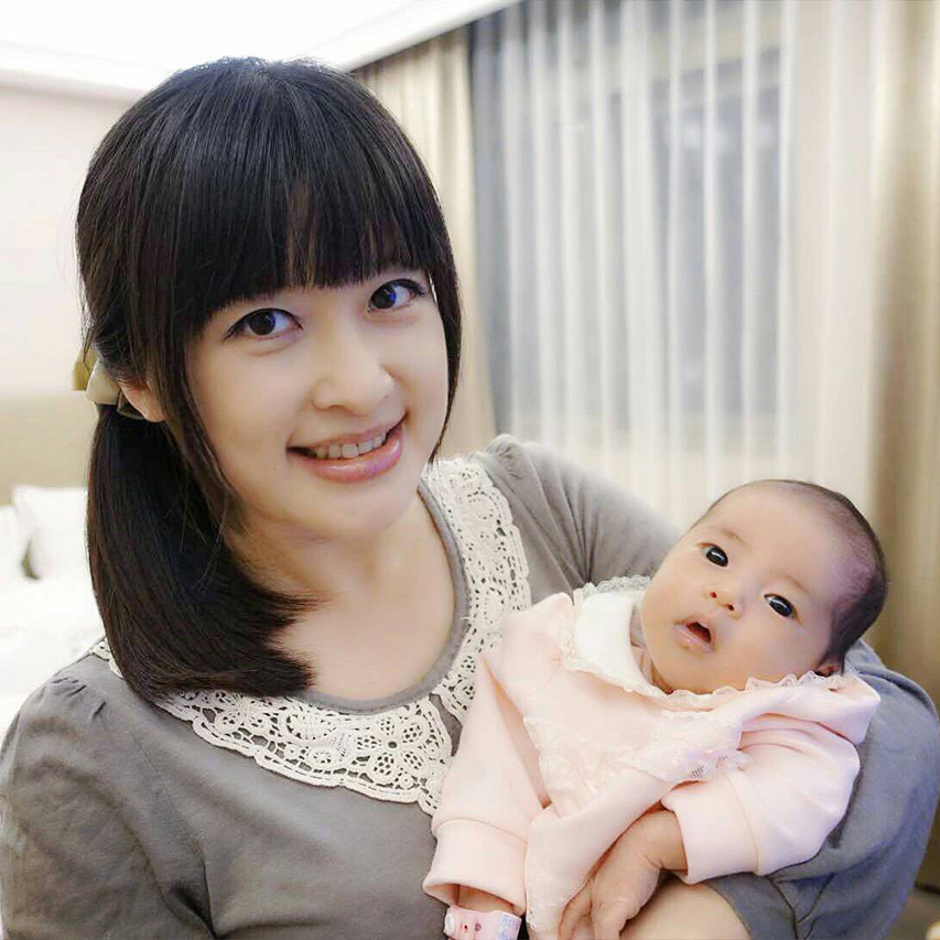 新聞主播陳海茵與女兒