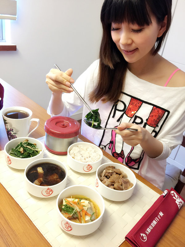 部落客愛愛love吃月子餐