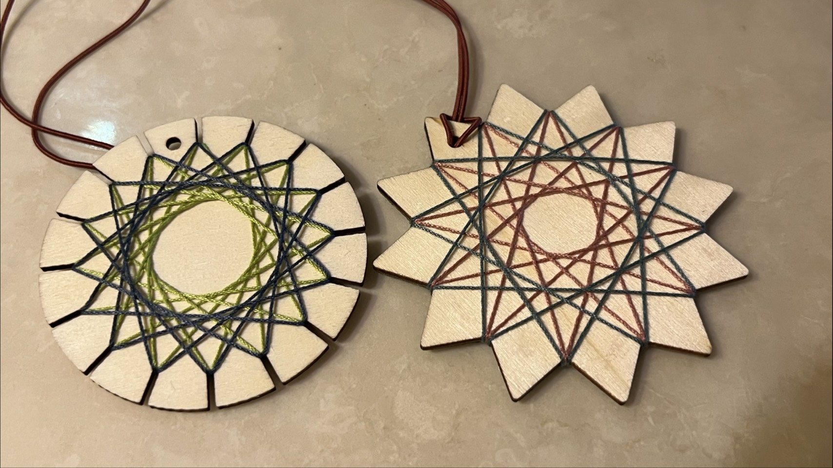 數感宇宙探索課程開箱|和光仔一起玩「曲線刺繡」:把數學變成藝術的魔法時光 | 親子天下Shopping