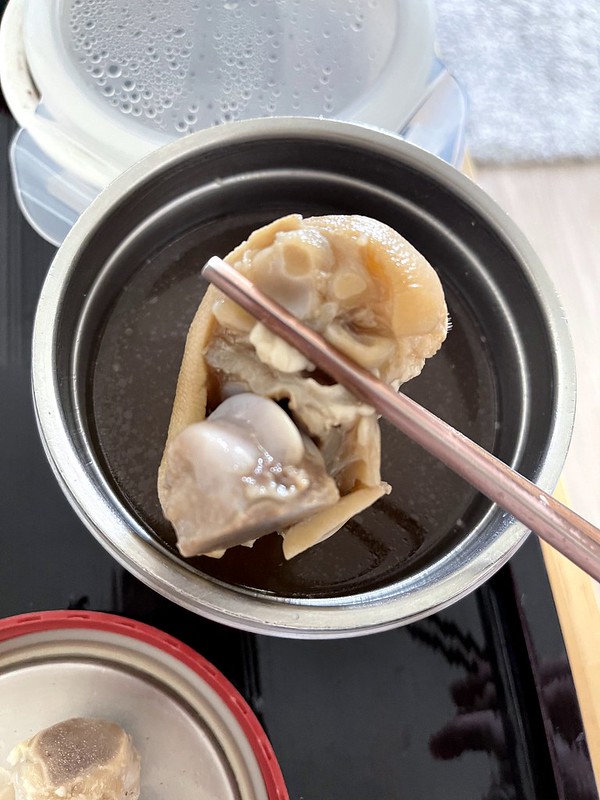 11 豬腳燉湯