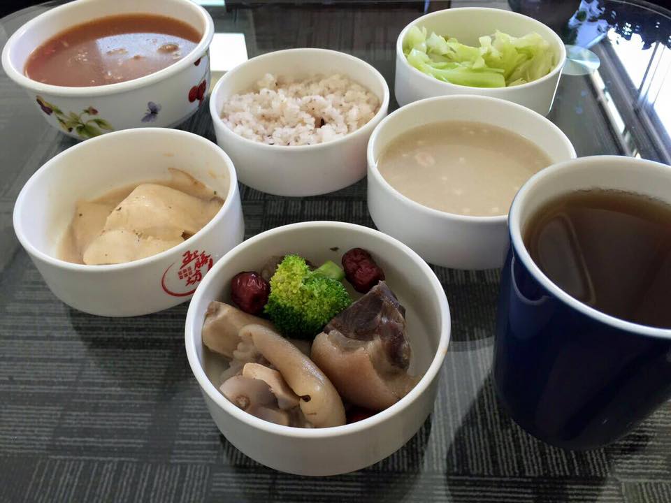 坐月子餐飲食